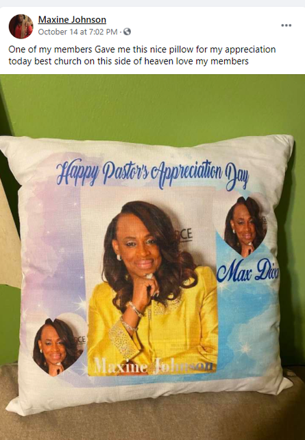 Load image into Gallery viewer, Create Your Own Photo Pillow Picture Upload Your Own Design Throw Pillow, Gift for Mother&#39;s Day, Father&#39;s Day, Anniversary, Wedding Gift, etc.
